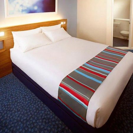 Travelodge Cardiff Central Queen Street Εξωτερικό φωτογραφία