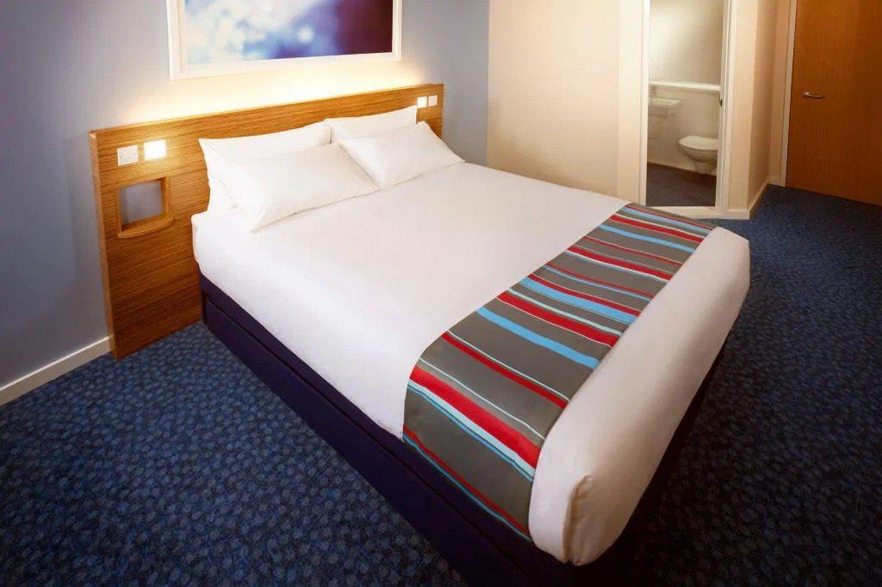 Travelodge Cardiff Central Queen Street Εξωτερικό φωτογραφία