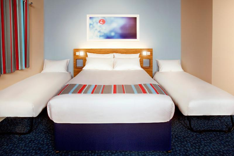 Travelodge Cardiff Central Queen Street Εξωτερικό φωτογραφία