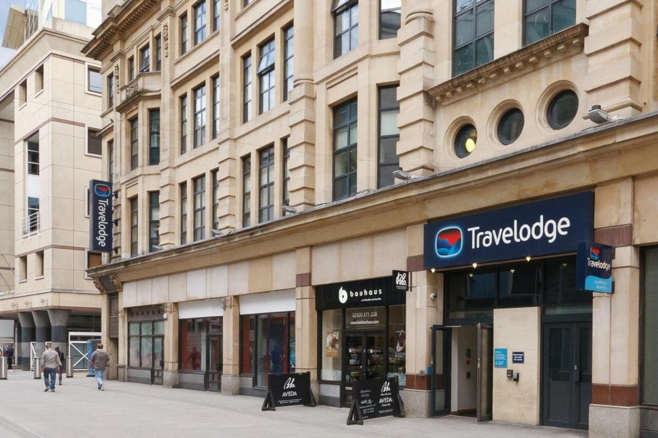 Travelodge Cardiff Central Queen Street Εξωτερικό φωτογραφία